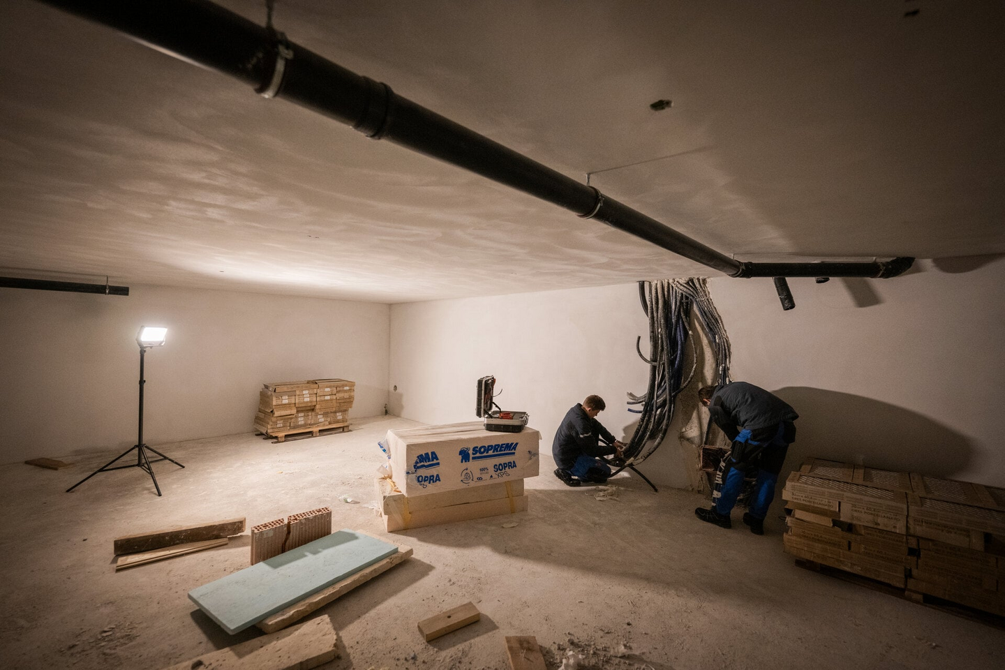 Työvalo Ledlenser AF12R Work musta 8000lm ladattava