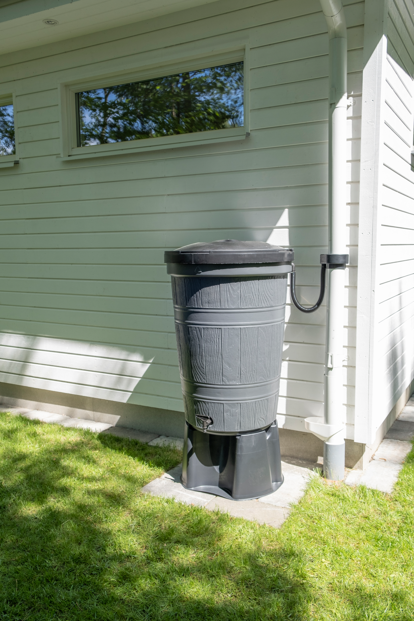 Vesitynnyri 200l Greenline harmaa hanalla ja kannella