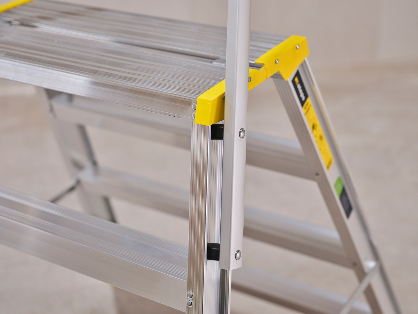 ARBETSBOCK MED RÄCKE W 3500R-4