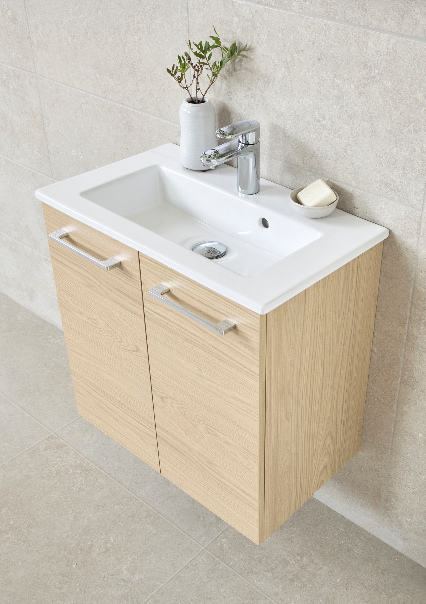 Allaskaappi Goodiy Star posliinialtaalla vaalea tammi