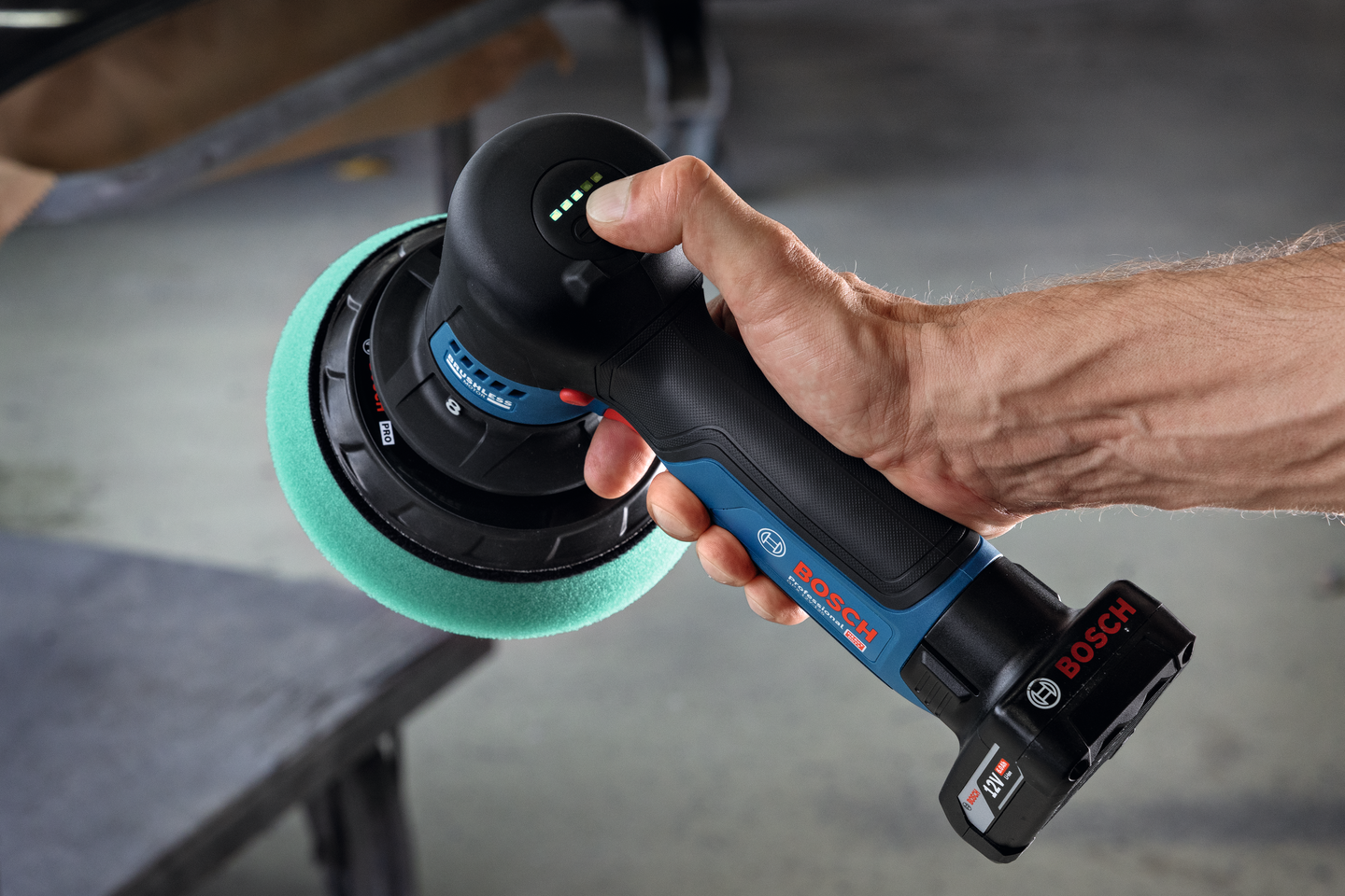 Akkuepäkeskokiillotuskone Bosch PRO GPX 12V-125 Solo