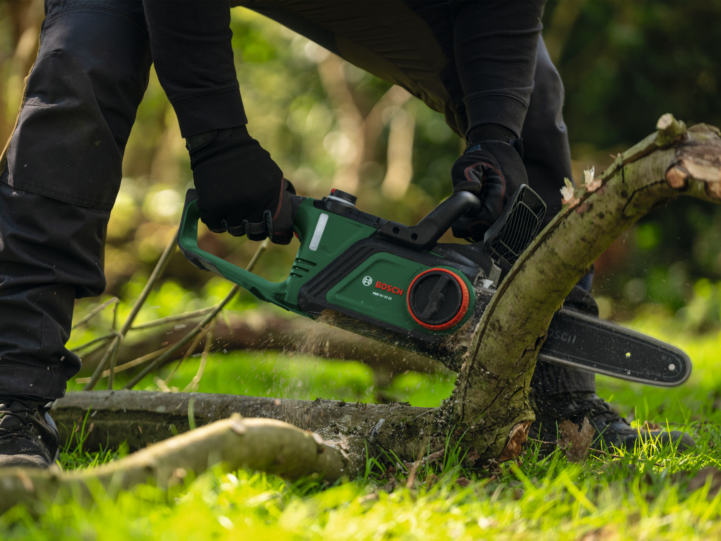Akkuketjusaha Bosch PKE18V-30-28 Solo 2 x ketju
