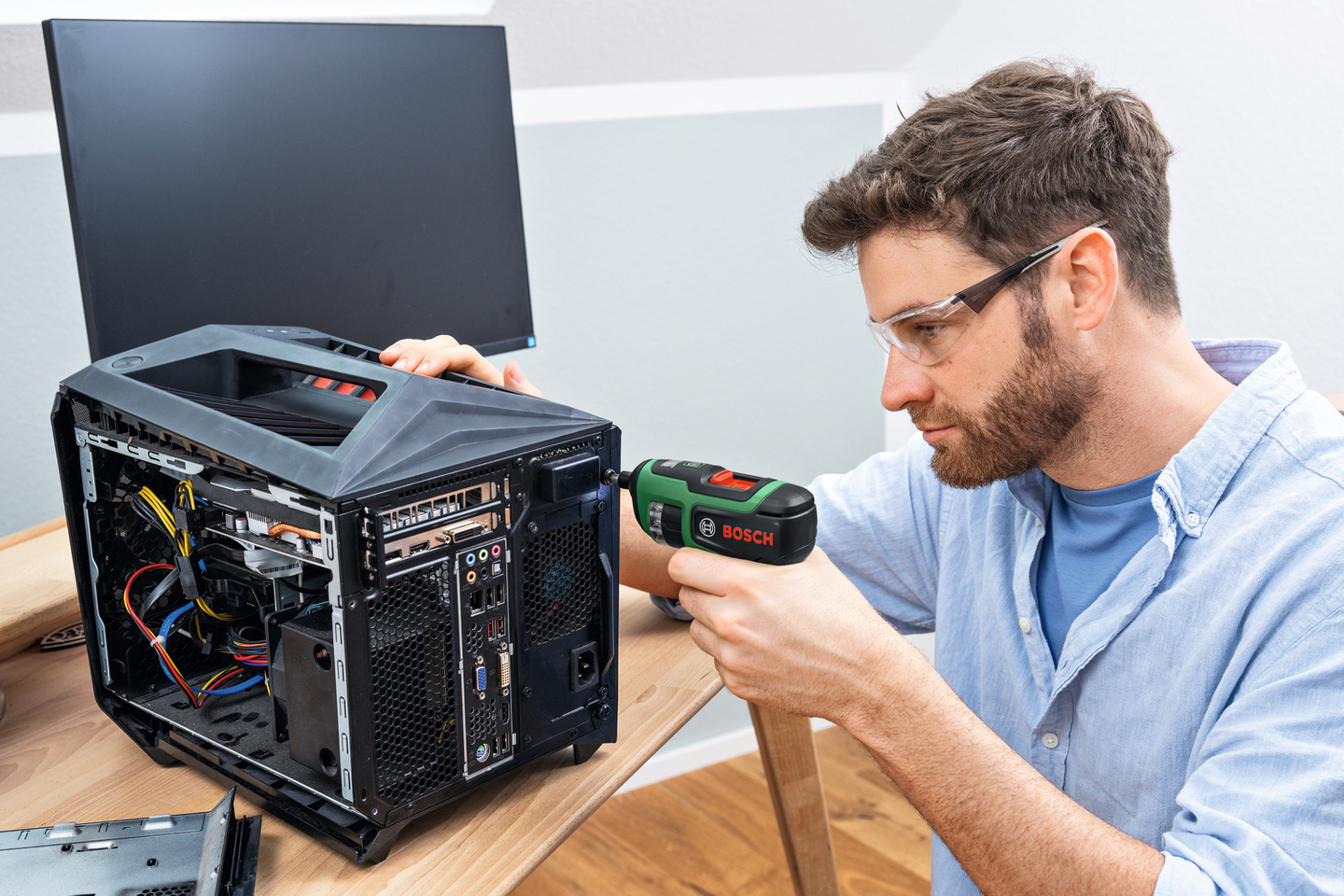 Akkuruuvinväännin Bosch PSR SELECT 4V 1x2,0Ah + 12kpl ruuvauskärkiä