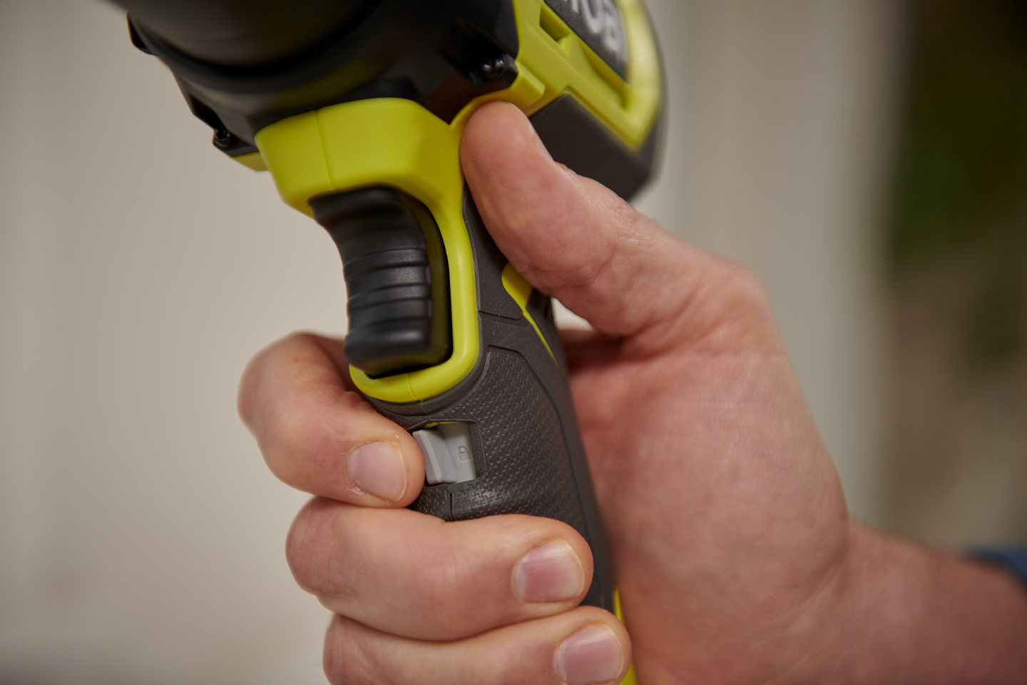 Massapuristin Ryobi RCG4-0 4V USB Lithium