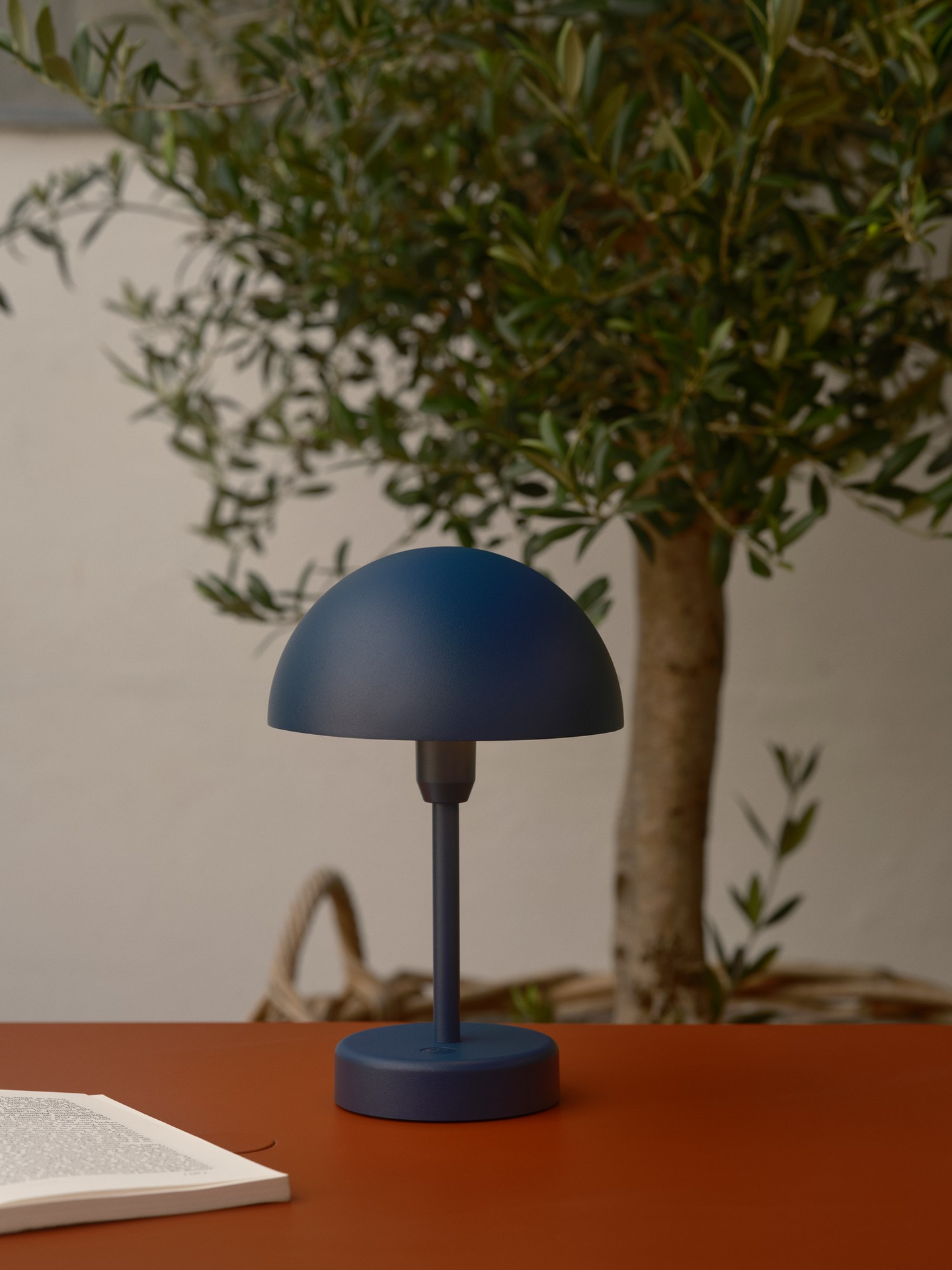 Pöytävalaisin Nordlux Ellen To-Go ladattava led 300lm sininen