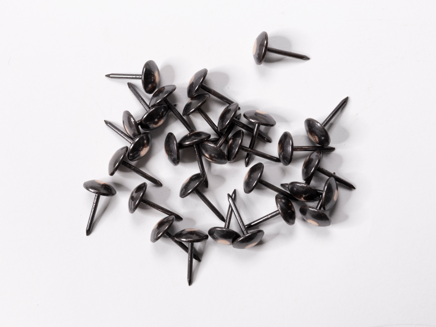 Huonekalunaula Pisla 13x1mm patinoitu 30kpl