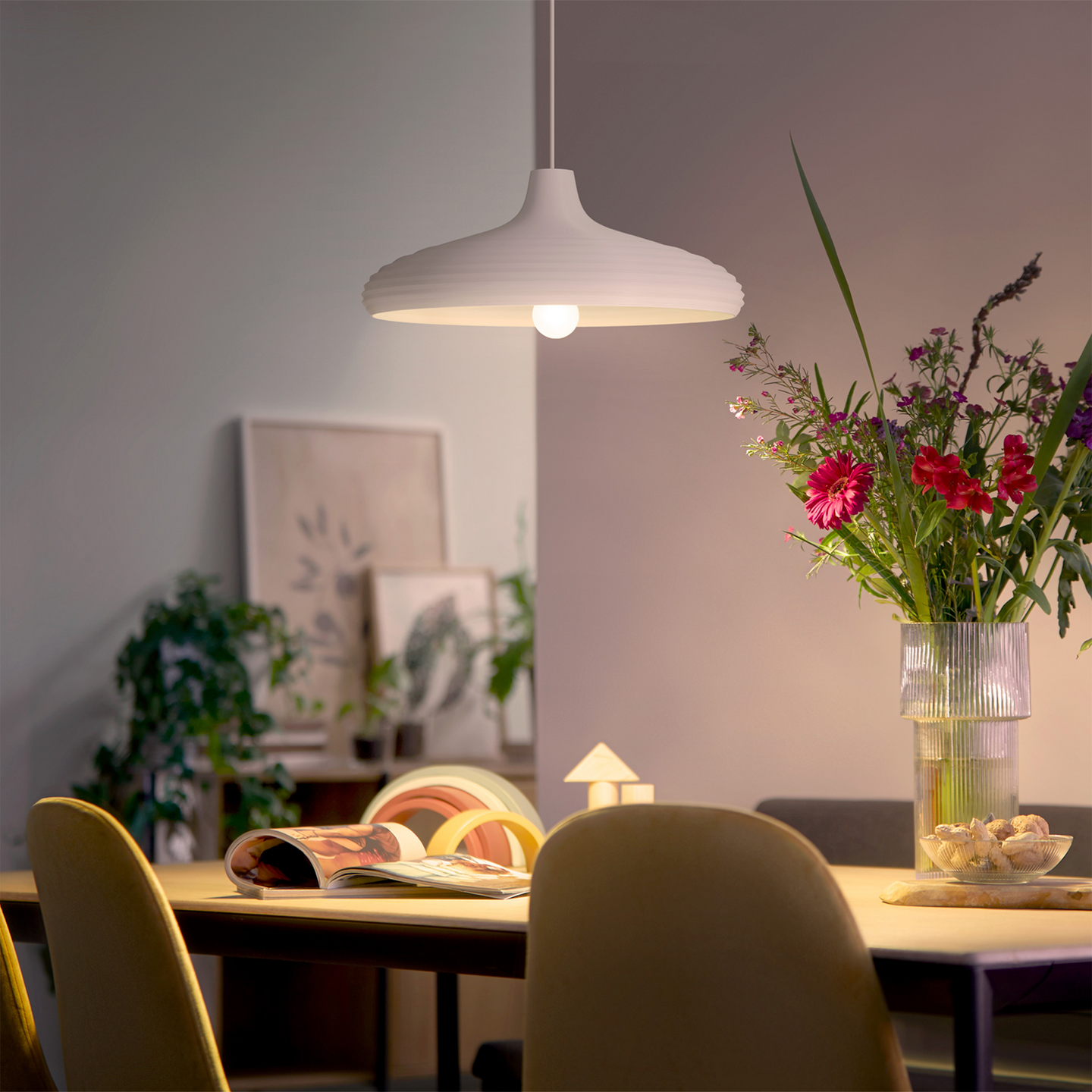 Led-vakiolamppu Philips Ultra Efficient A60 840lm 4W E27 2700K huurrettu 2 kpl