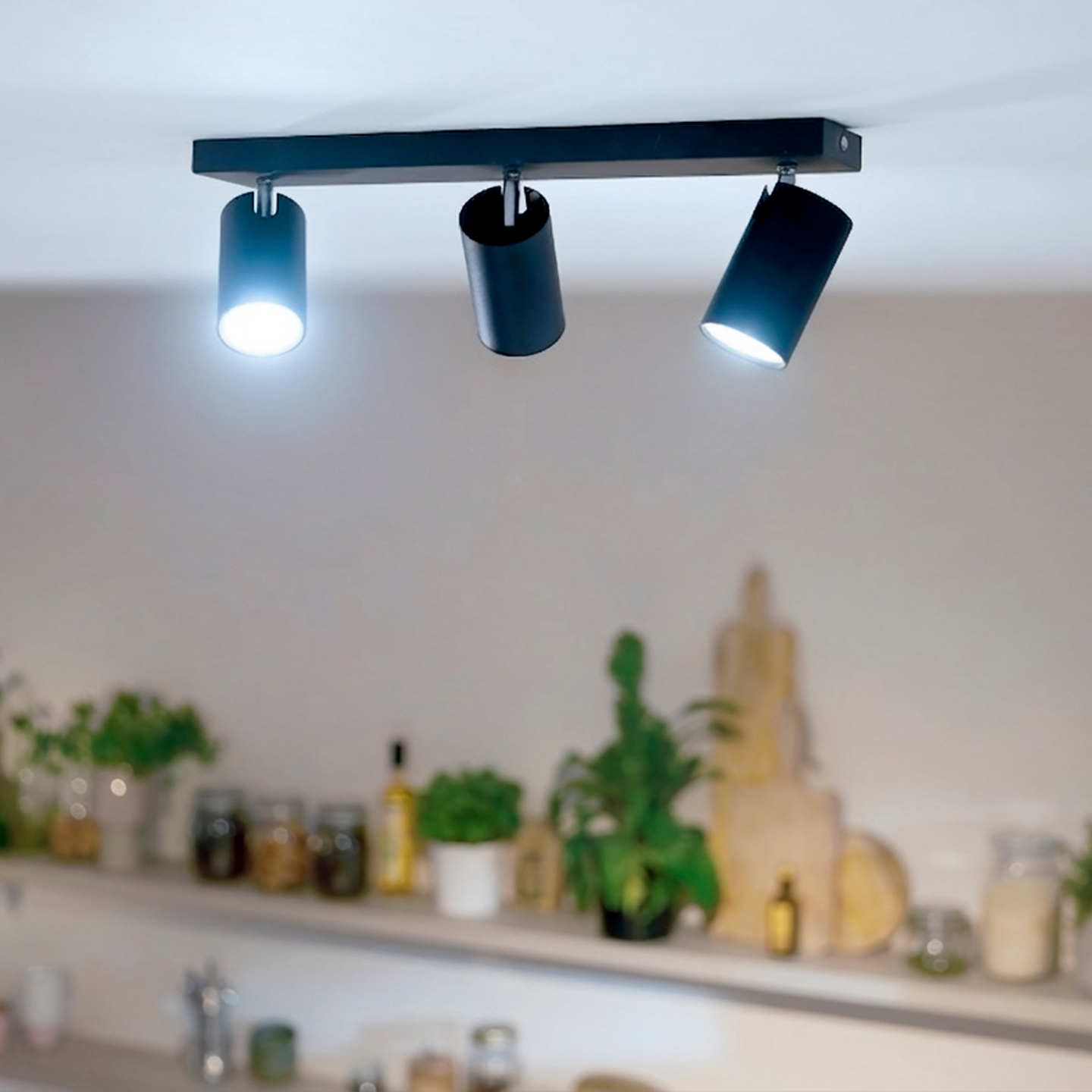 Led-kohdelamppu Philips Ultra Efficient PAR16 400lm 2,1W GU10 4000K kirkas