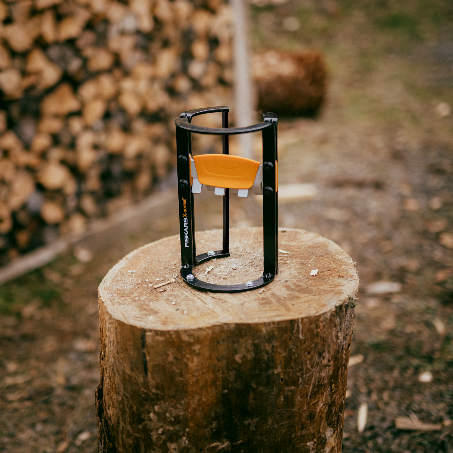Sytykkeenhalkaisija Fiskars X-Series S ulkokäyttöön
