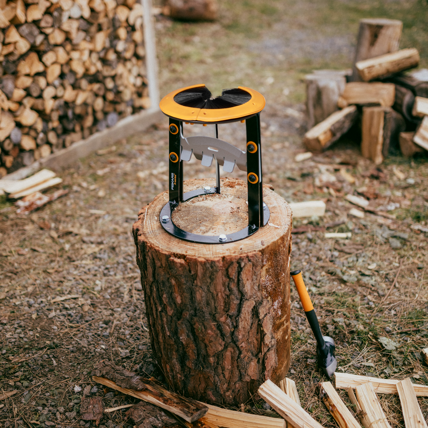Sytykkeenhalkaisija Fiskars X-Series L ulkokäyttöön