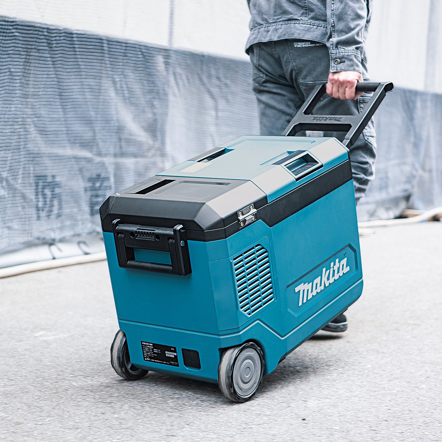 Kylmä- ja lämpölaukku Makita CW006GZ 40V XGT/18V LXT/230V runko