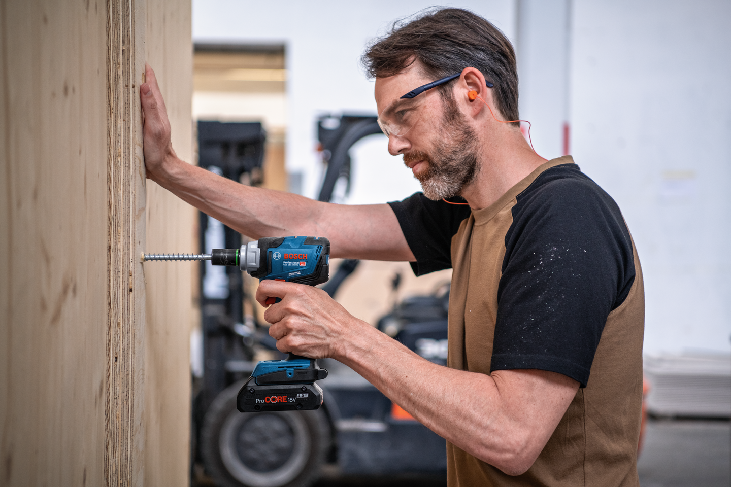 Akkuiskumutterinväännin Bosch PRO GDS18V-330H 2x4Ah EXBA L-Boxx
