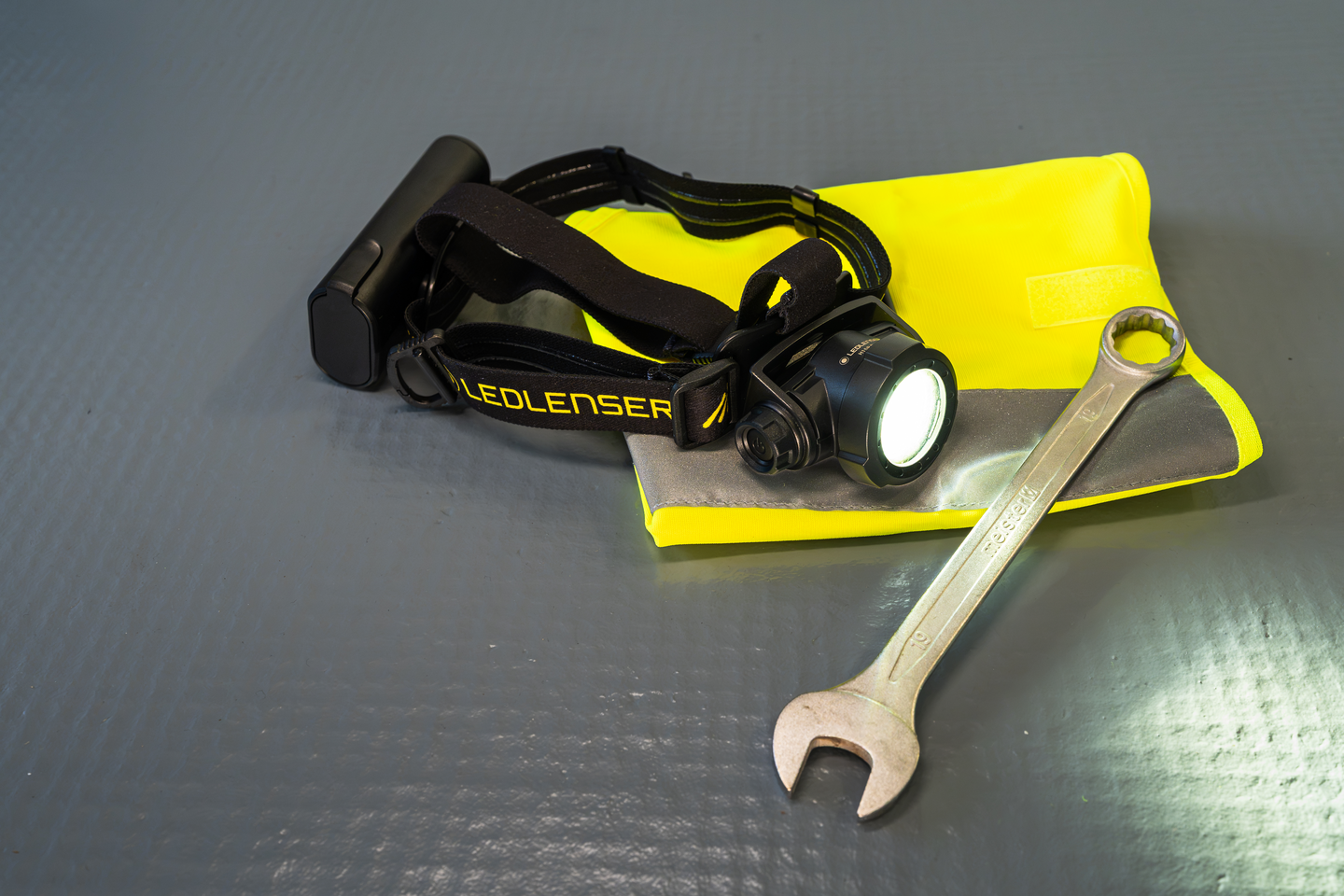 Otsavalaisin Ledlenser H15R Pro ladattava 3000lm keltainen