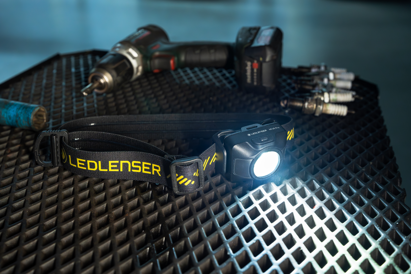Otsavalaisin Ledlenser HF4R Pro ladattava 650lm keltainen