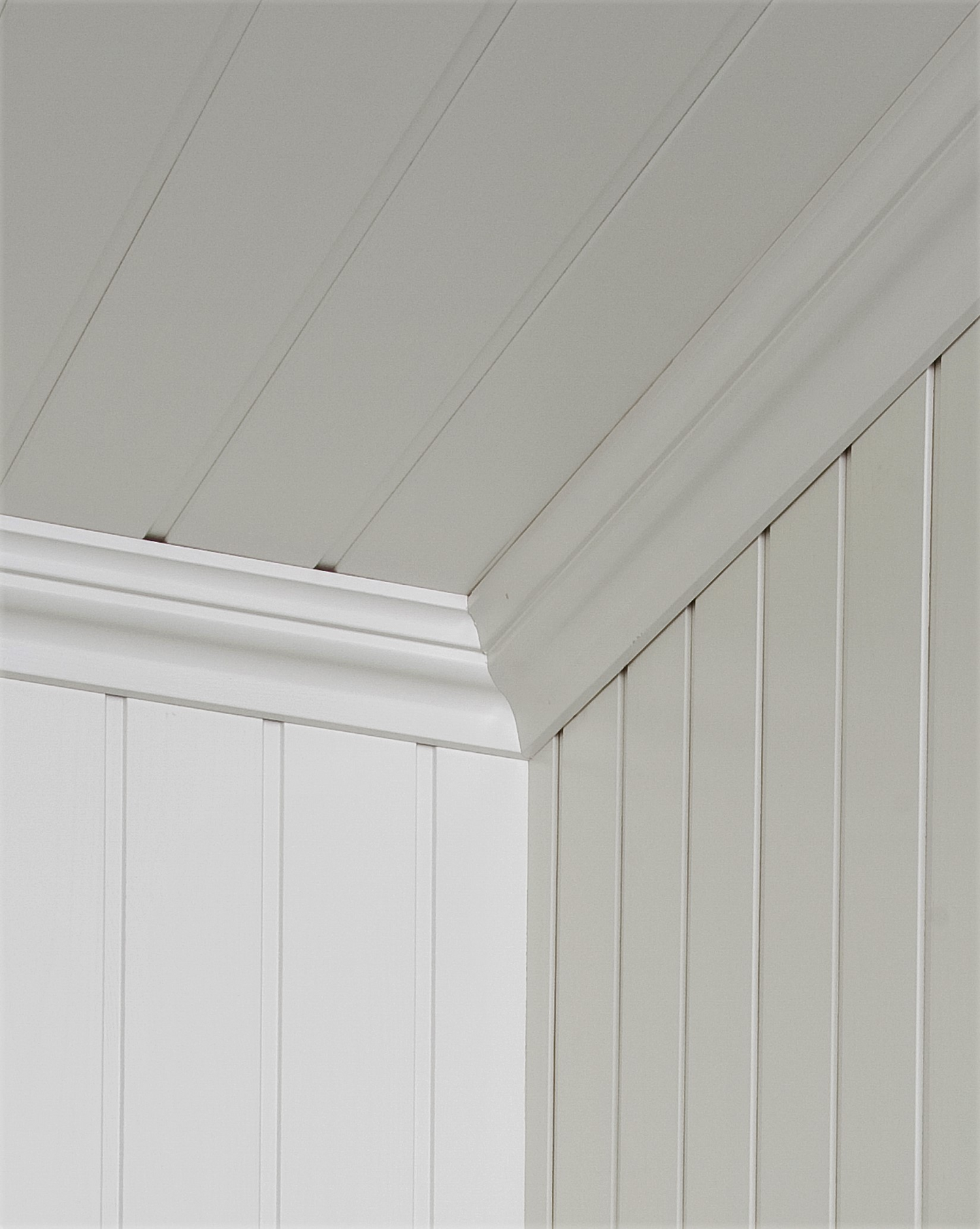 Panel heltre furu 13x120x4850 skygge skrå hvit