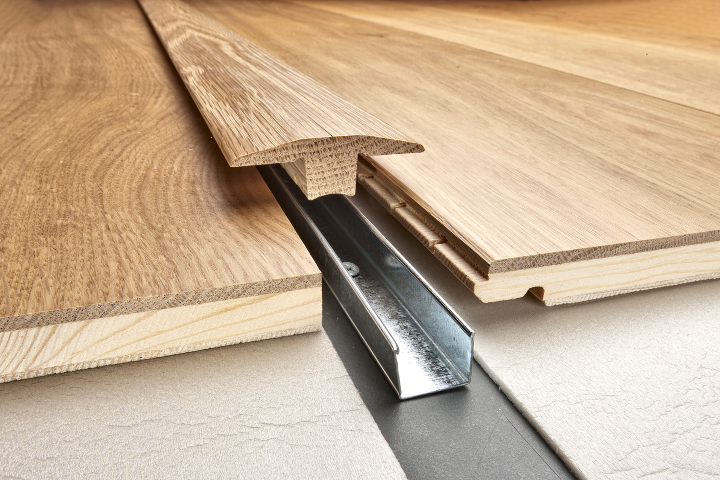 T-LIST KÄHRS EK MA MATT 58/21 2.4 58X21X2400 MATTLACK