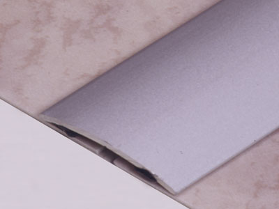 SKARVLIST DURI  30MM SILVER SJ 2,7M, SJÄLVHÄFTANDE