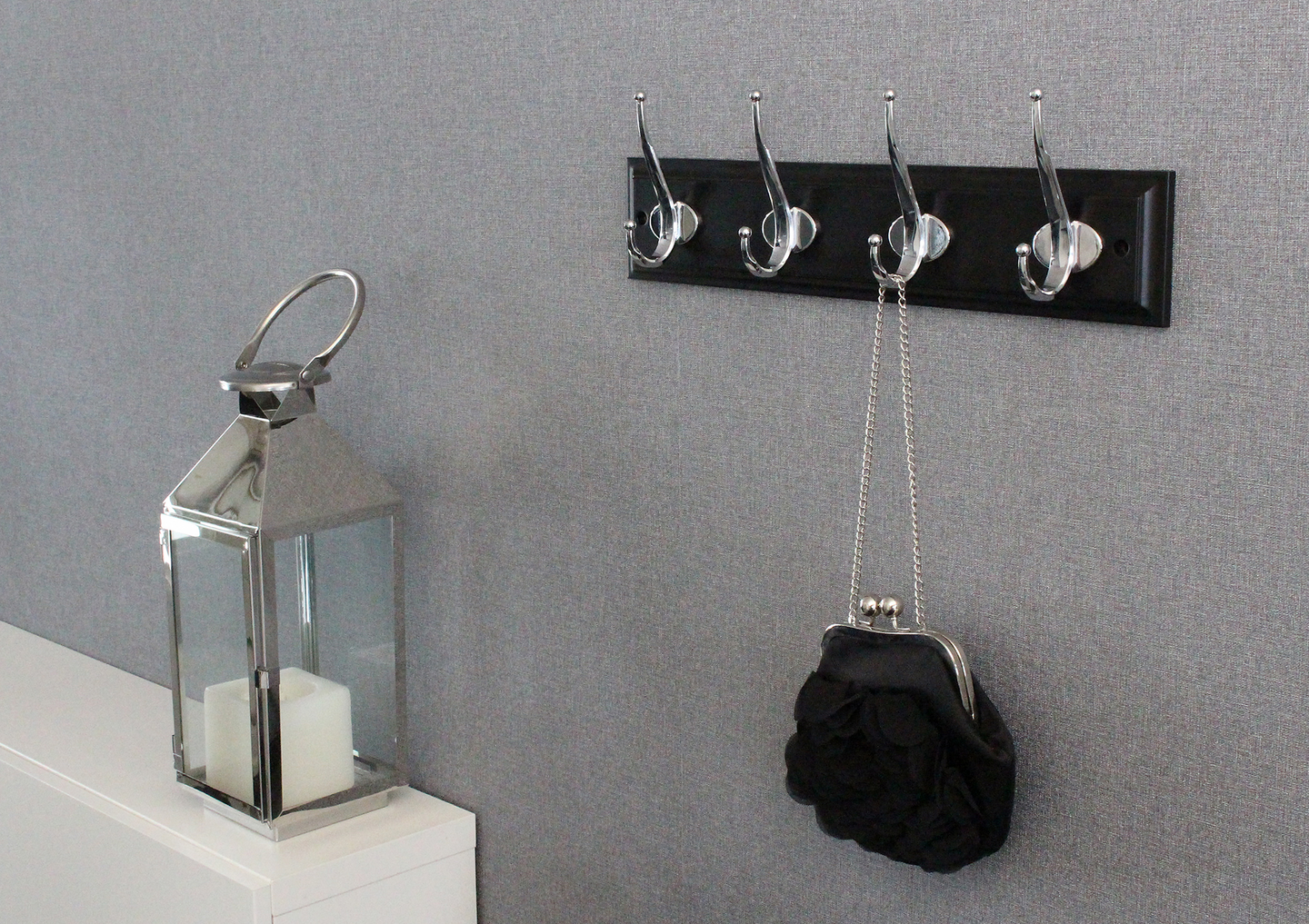 Vaatenaulakko Pisla Freda 4 koukkua musta kromatut koukut