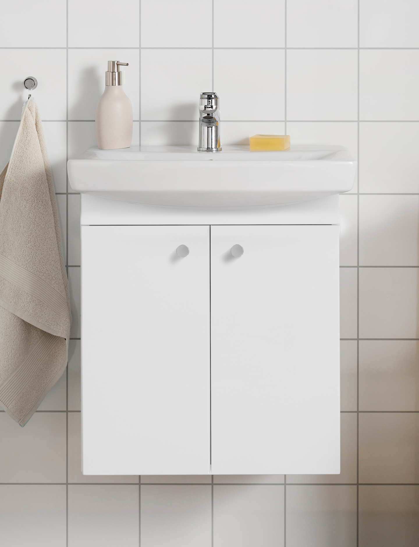 BADRUMSMÖBEL HAFA LIFE600TVSTSK VIT, TVÄTTSTÄLLSSKÅP VIT MED LUCKOR