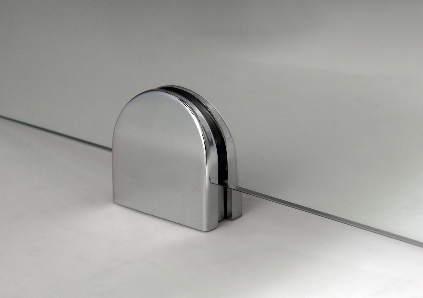 GLASHÅLLARE NORO FROST UPP TILL 30MM GOLVLUTNING