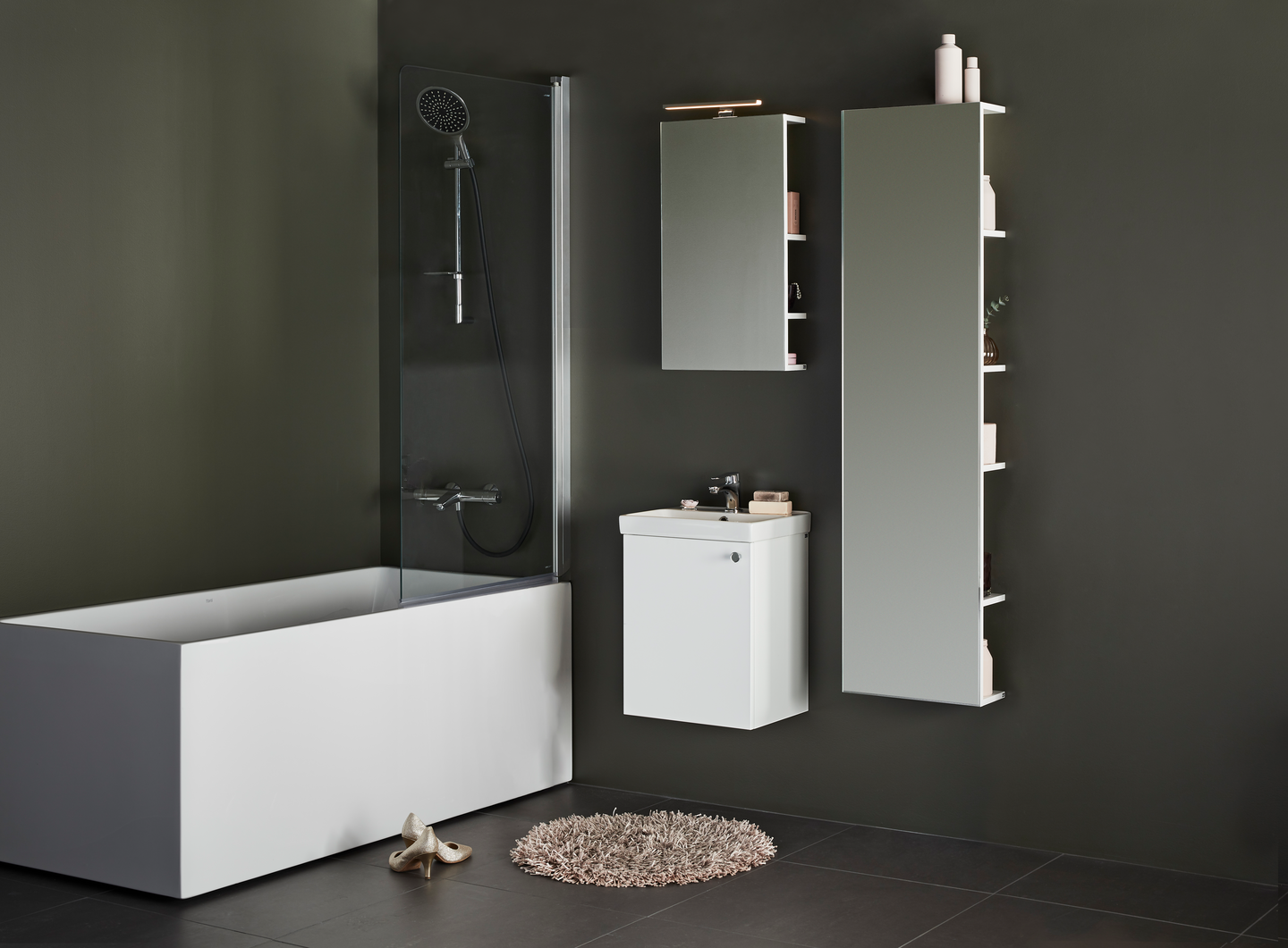 TVÄTTSTÄLLSSKÅP HAFA NEAT LUCKA VIT 420