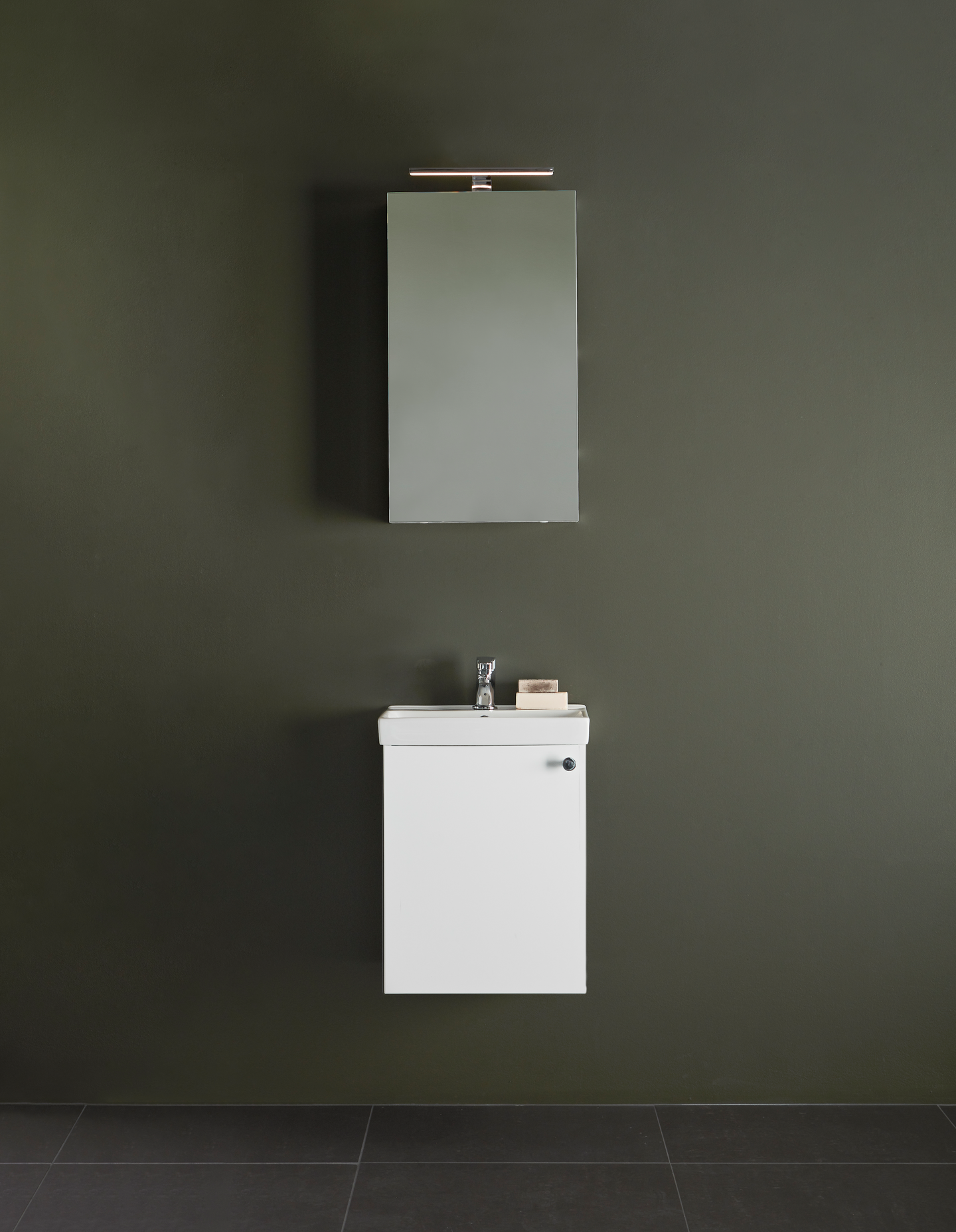 TVÄTTSTÄLLSSKÅP HAFA NEAT LUCKA VIT 420