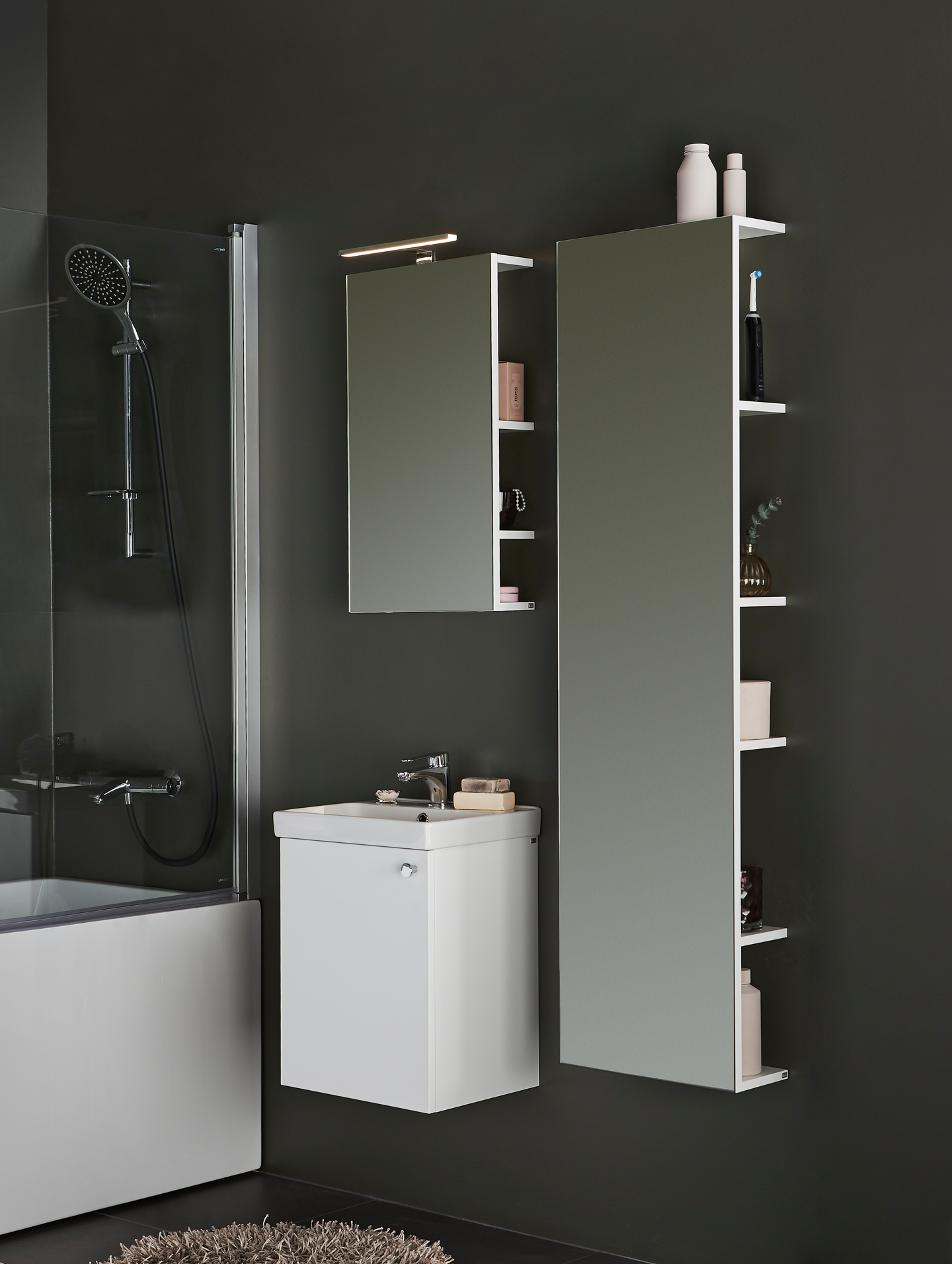 TVÄTTSTÄLLSSKÅP HAFA NEAT LUCKA VIT 420