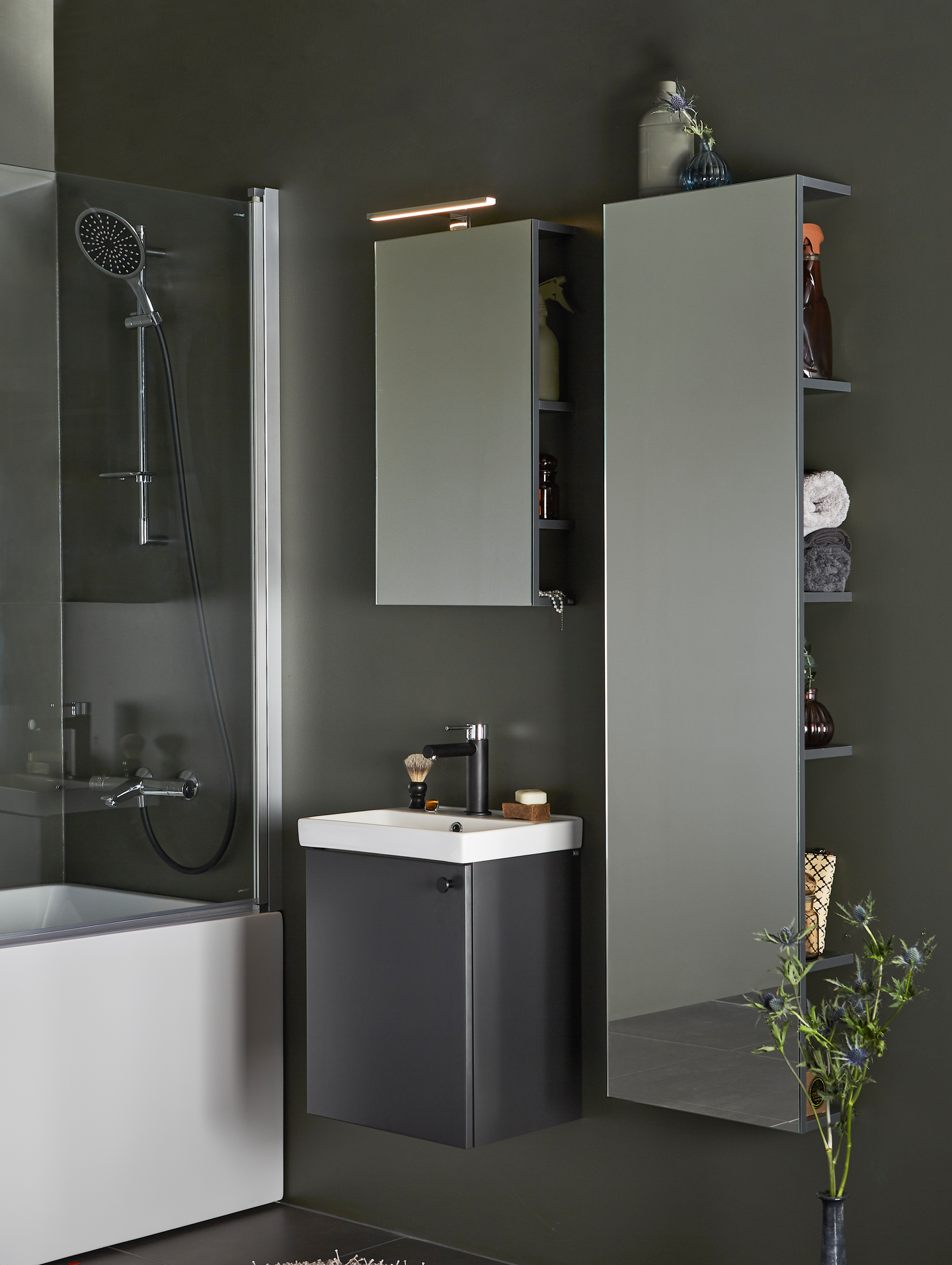 TVÄTTSTÄLLSSKÅP HAFA NEAT LUCKA ANTRACIT 420