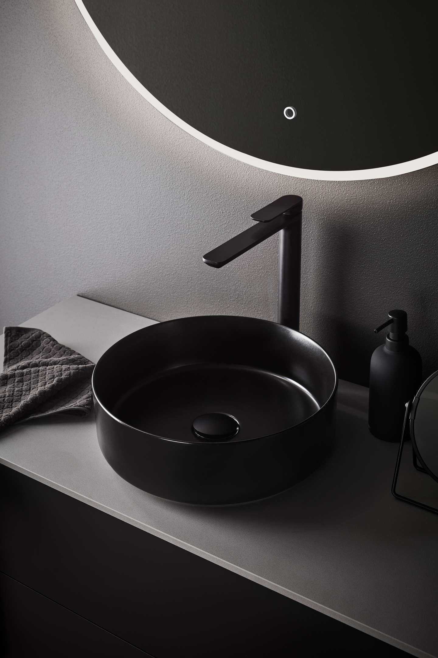 TVÄTTSTÄLLSBLANDARE HAFA SLIM HÖG, SVART MATT