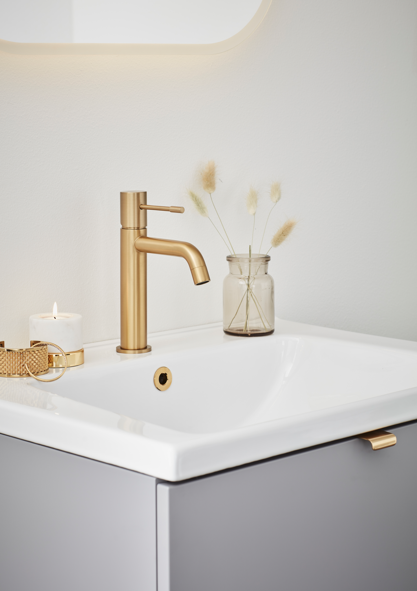 TVÄTTSTÄLLSBLANDARE HAFA FINE LÅG, MATT BORSTAD MÄSSING