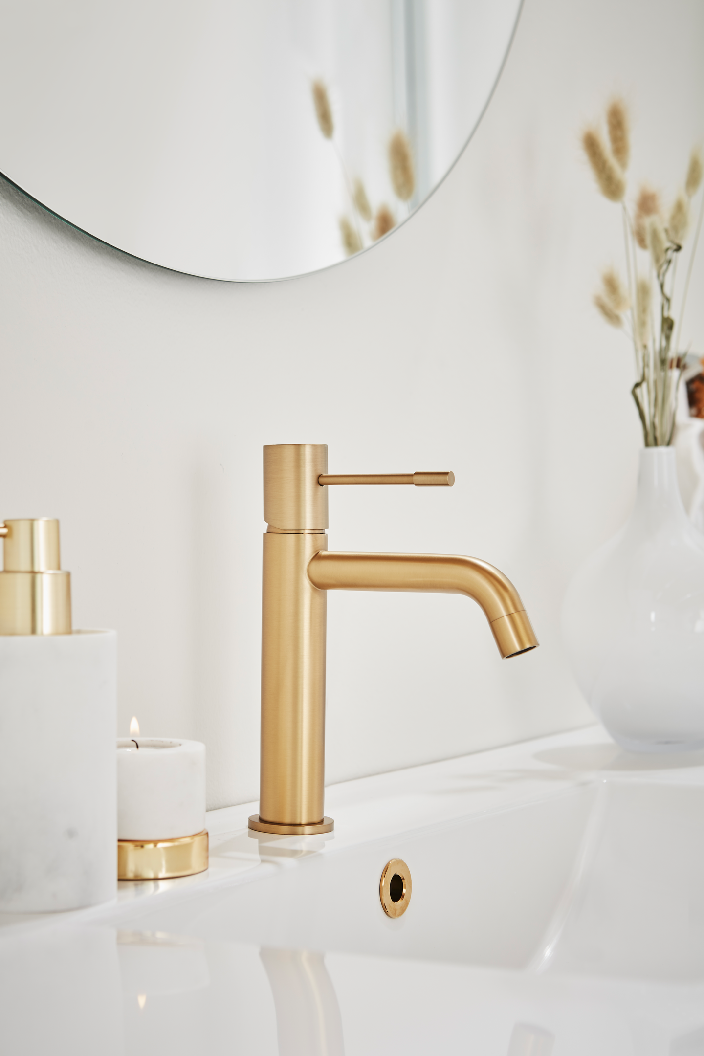 TVÄTTSTÄLLSBLANDARE HAFA FINE LÅG, MATT BORSTAD MÄSSING