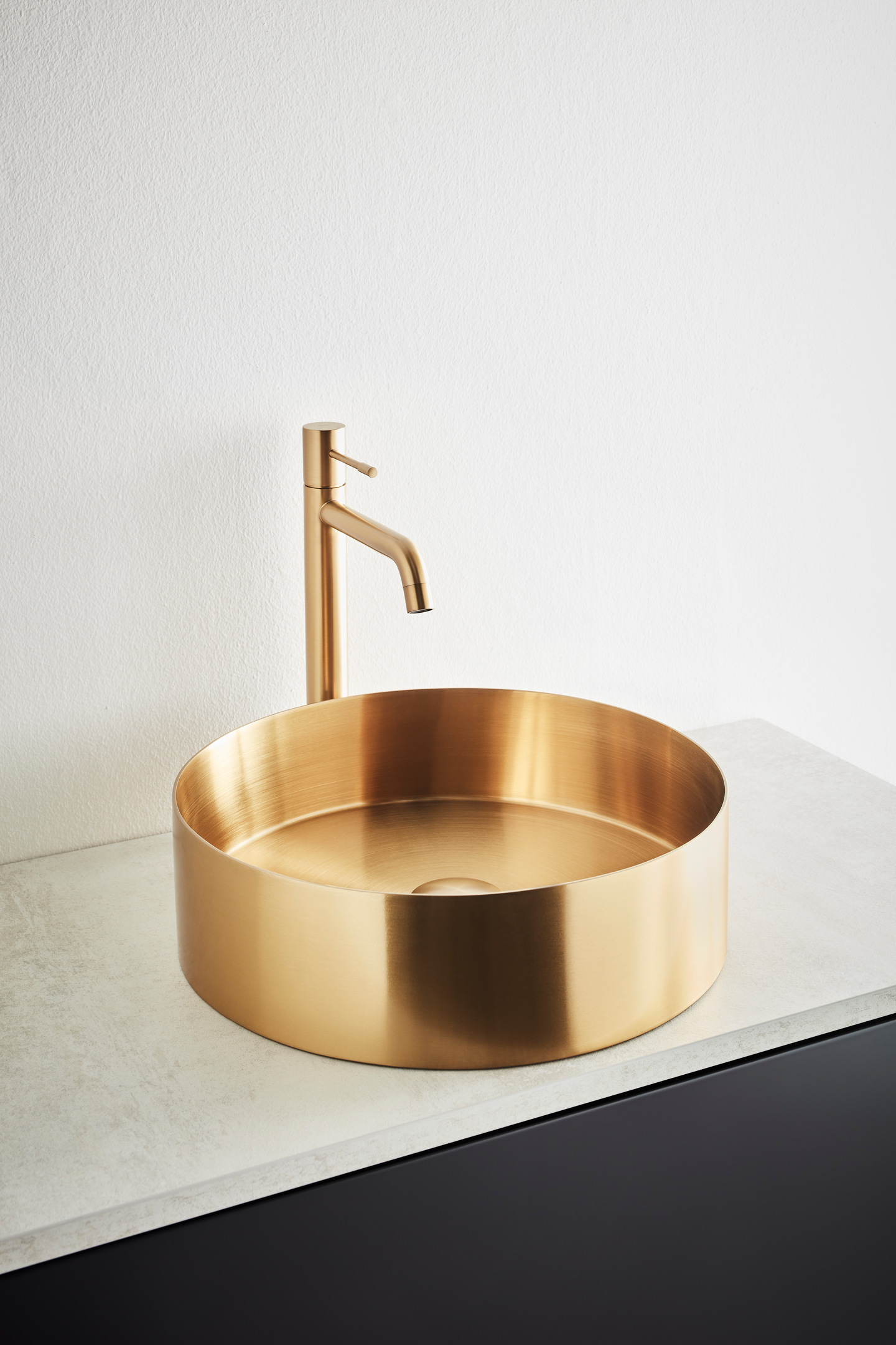 HANDFAT HAFA CIRCLE STEEL BORSTAD, MÄSSING