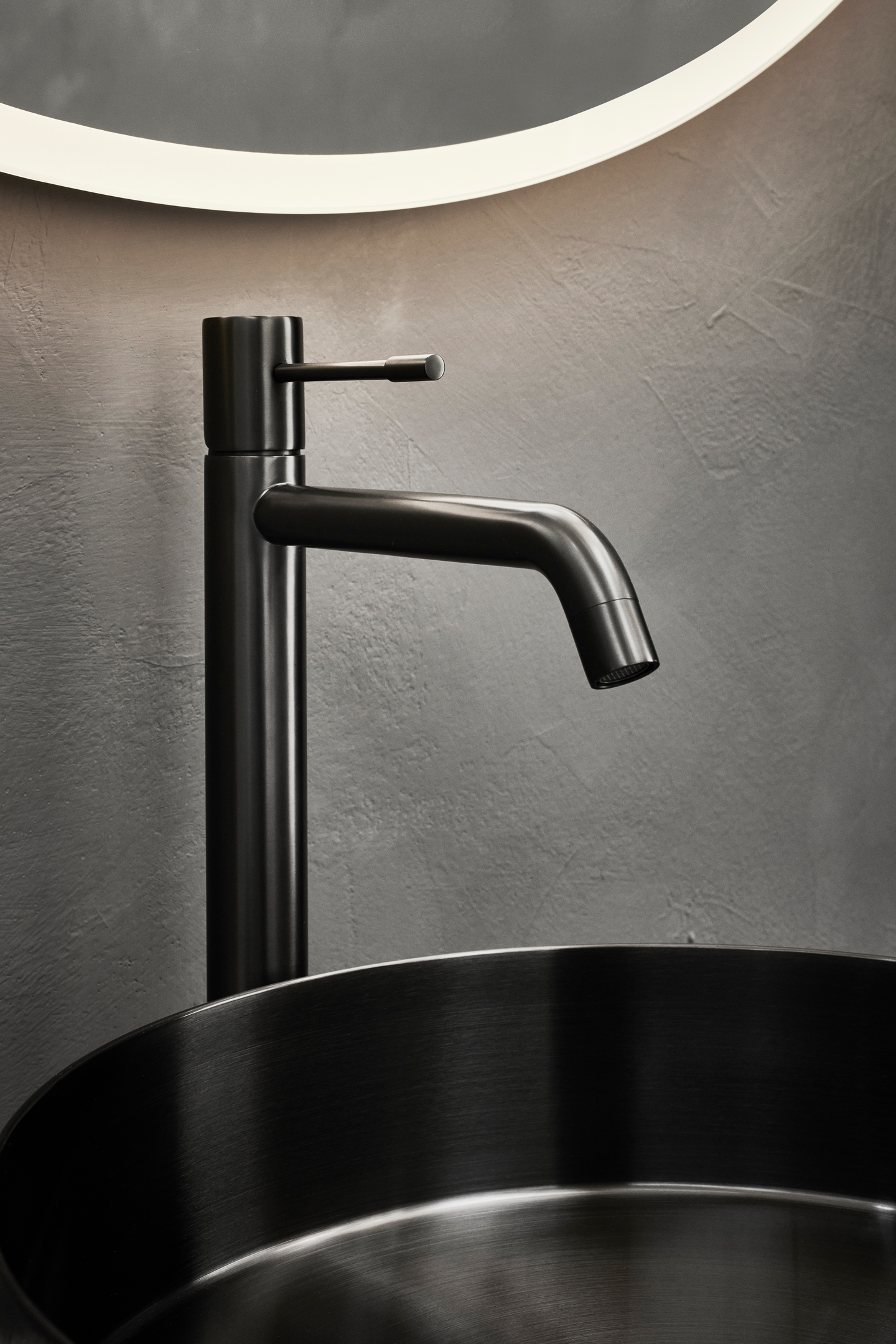 TVÄTTSTÄLLSBLANDARE HAFA FINE HÖG, BORSTAD SVARTKROM