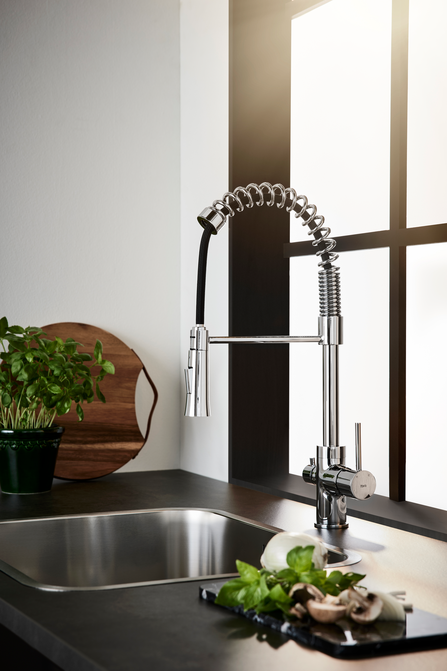 KÖKSBLANDARE HAFA DINE KROM MED DISKMASKINSAVSTÄNGNING