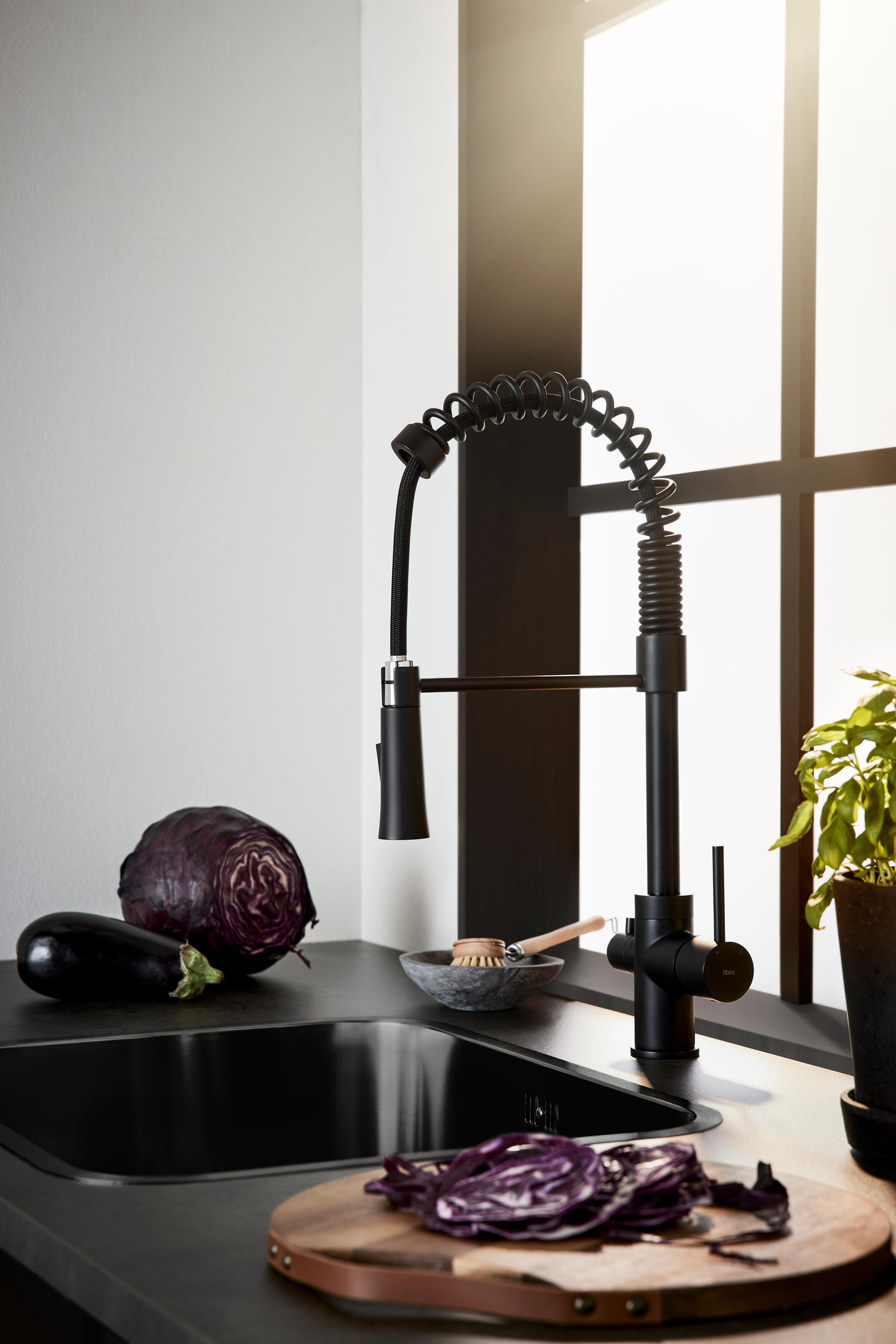 KÖKSBLANDARE HAFA DINE SVART MED DISKMASKINSAVSTÄNGNING