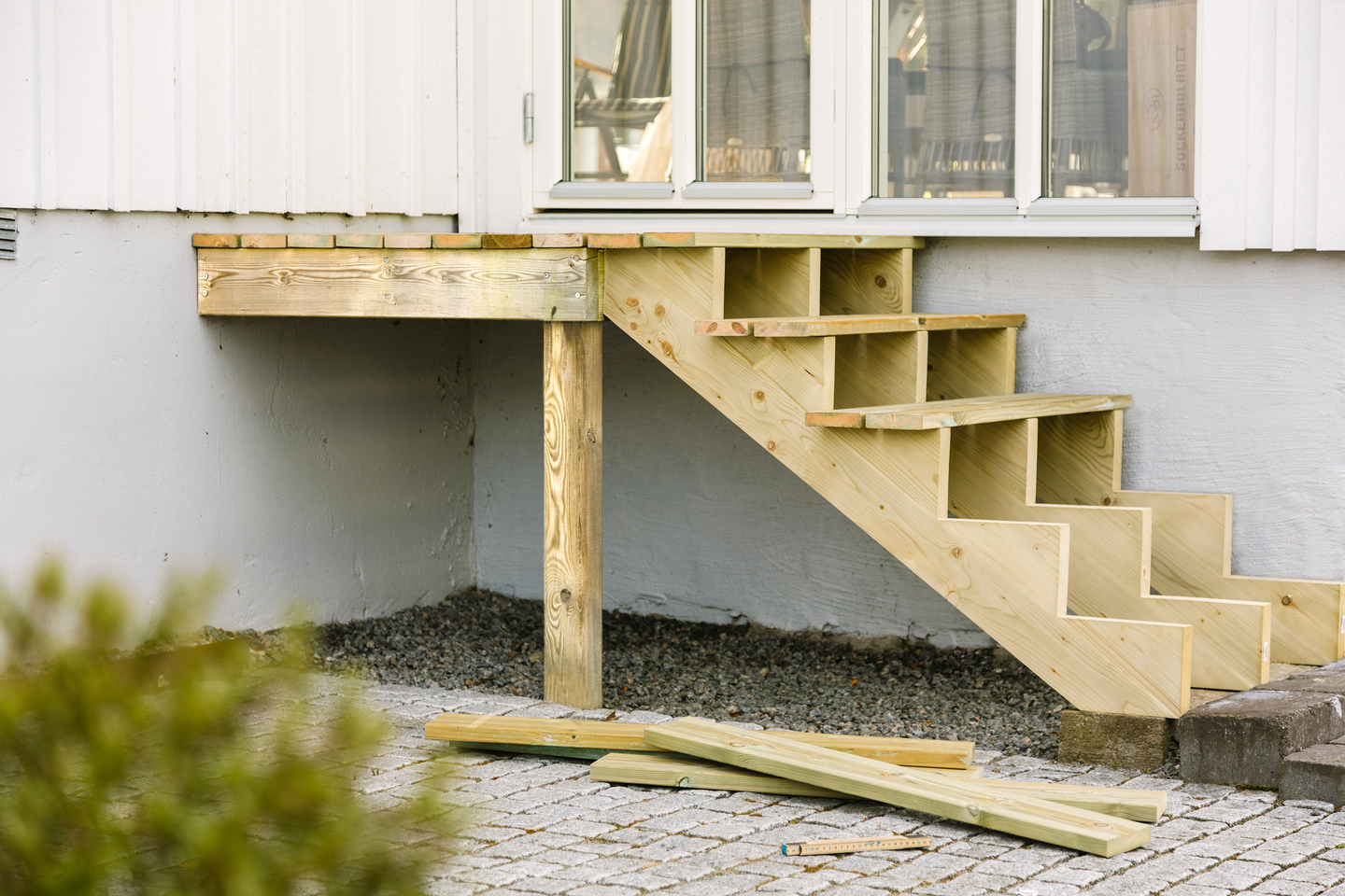 TRAPP VANGSTYCKE TRÄ 5-STEG SKYDDSIMP JABO