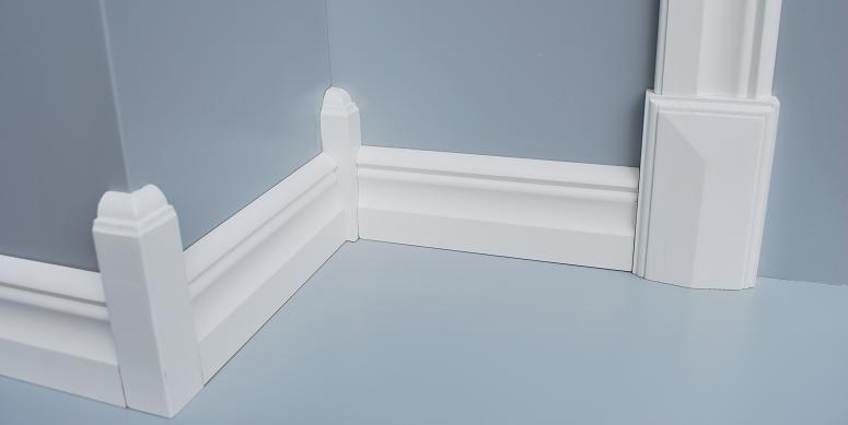 SOCKELKLOSS VIT 18X99