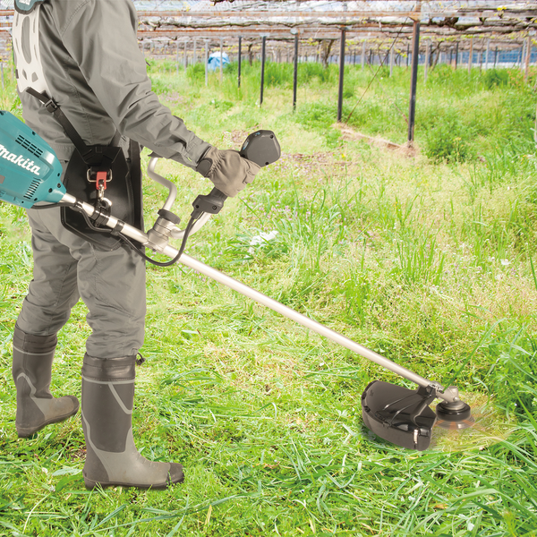 GRÄSTRIMMER UR012GZ02 MAKITA 40V 3500/5000/6800RPM SOLO