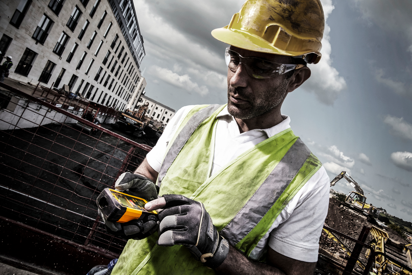 LASERAVSTÅNDSMÄTARE DW03050 50M