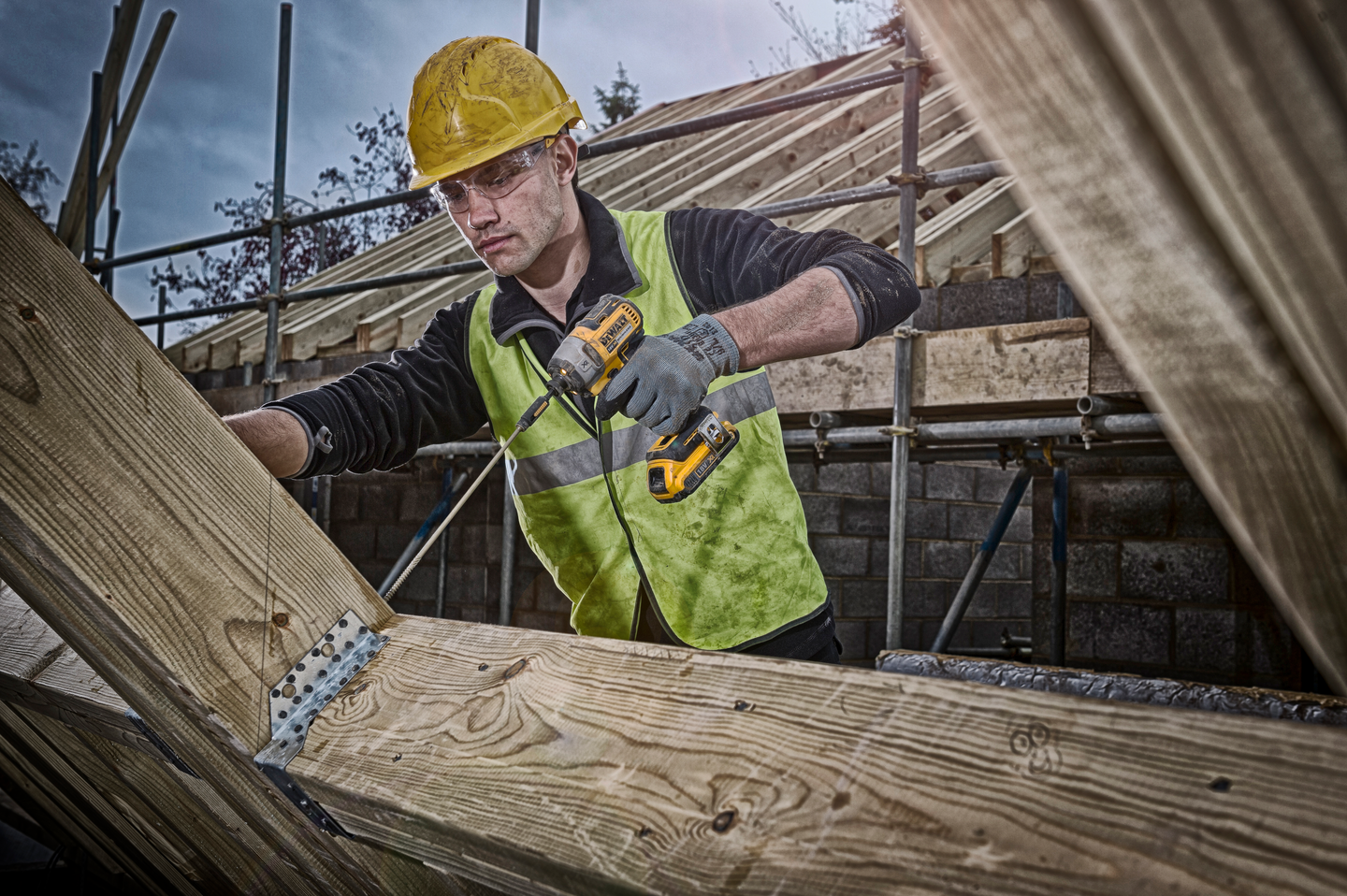 SLAGSKRUVDRAGARE DCF887NT 18V UTAN BATTERI TSTAK