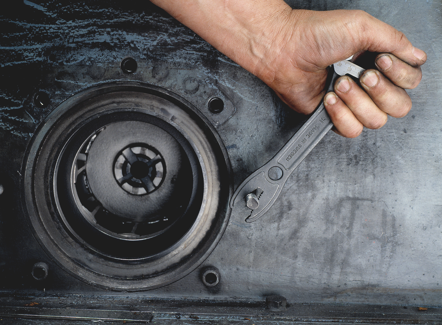 SKIFTNYCKEL 31 IP  8" HAJKÄFT 32X209 MM