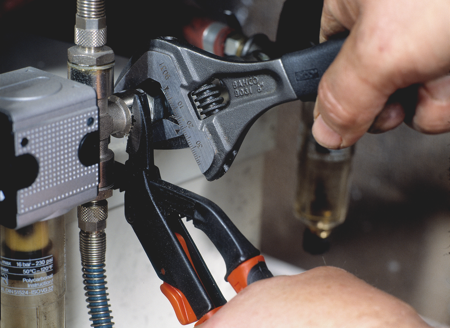 SKIFTNYCKEL 9031 ERGO  8" FOSFATERAD 38X218 MM