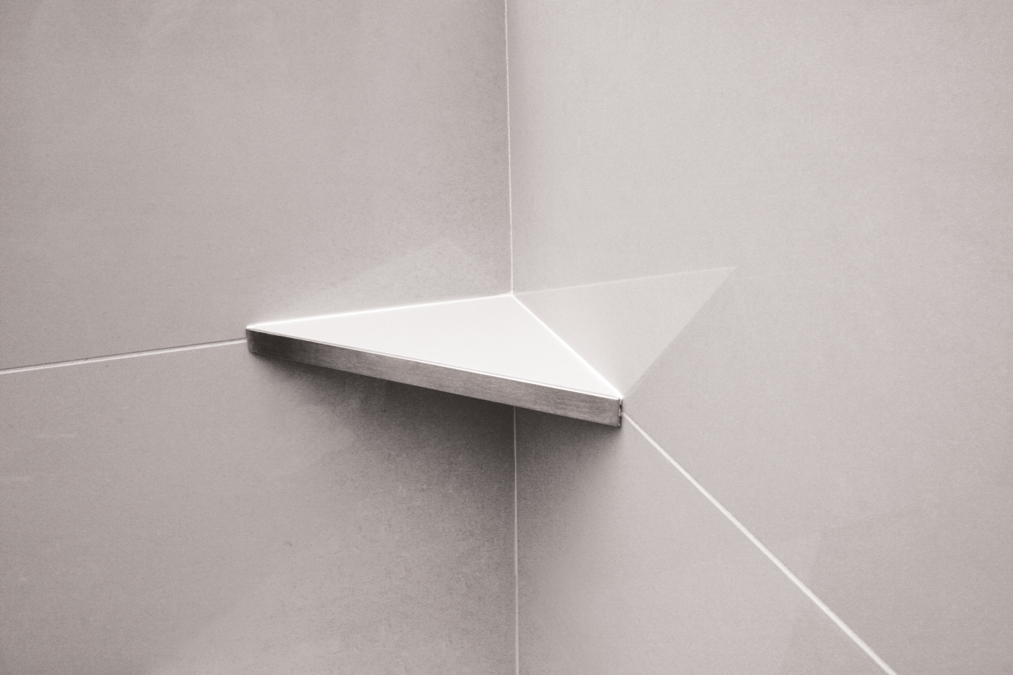 DUSCHHYLLA TILE IN BRUSHED TEBO