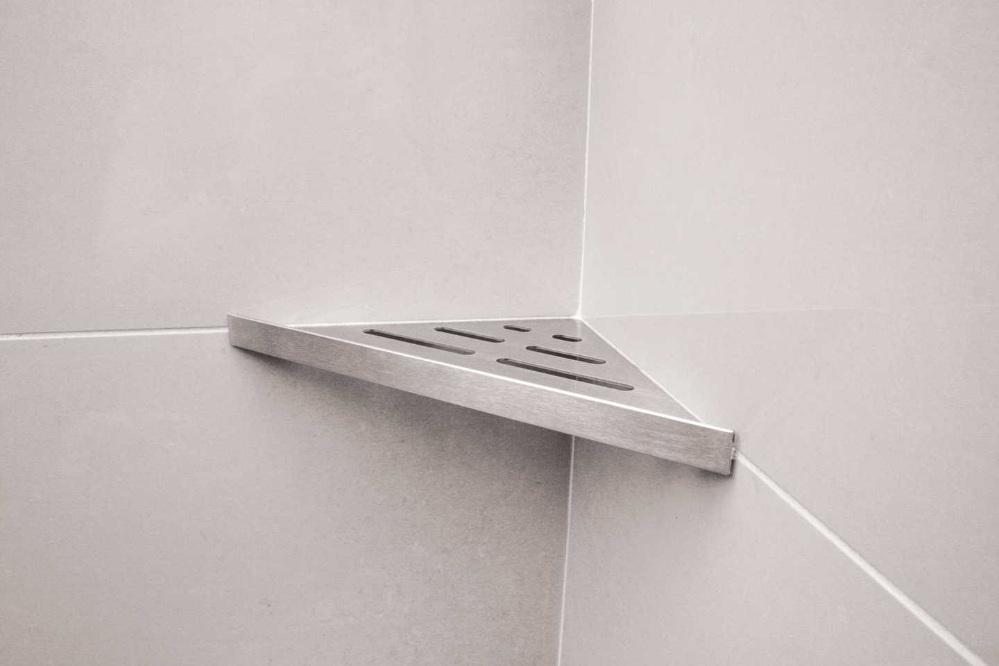 DUSCHHYLLA TILE IN BRUSHED TEBO