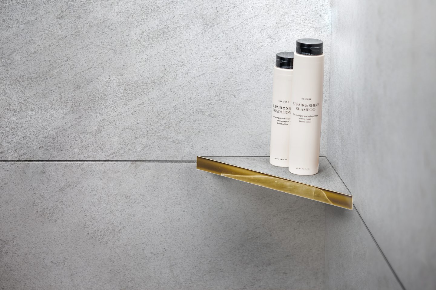 DUSCHHYLLA TILE IN GOLD