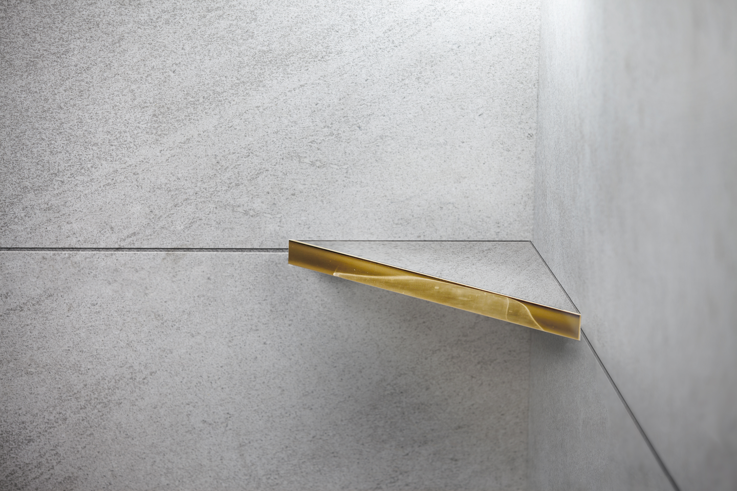 DUSCHHYLLA TILE IN GOLD