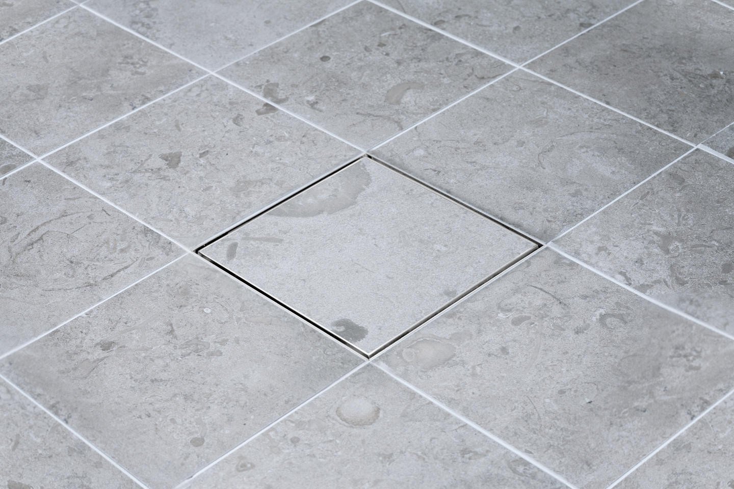GOLVBRUNNSSIL TILE IN SLIM 200 TEBO