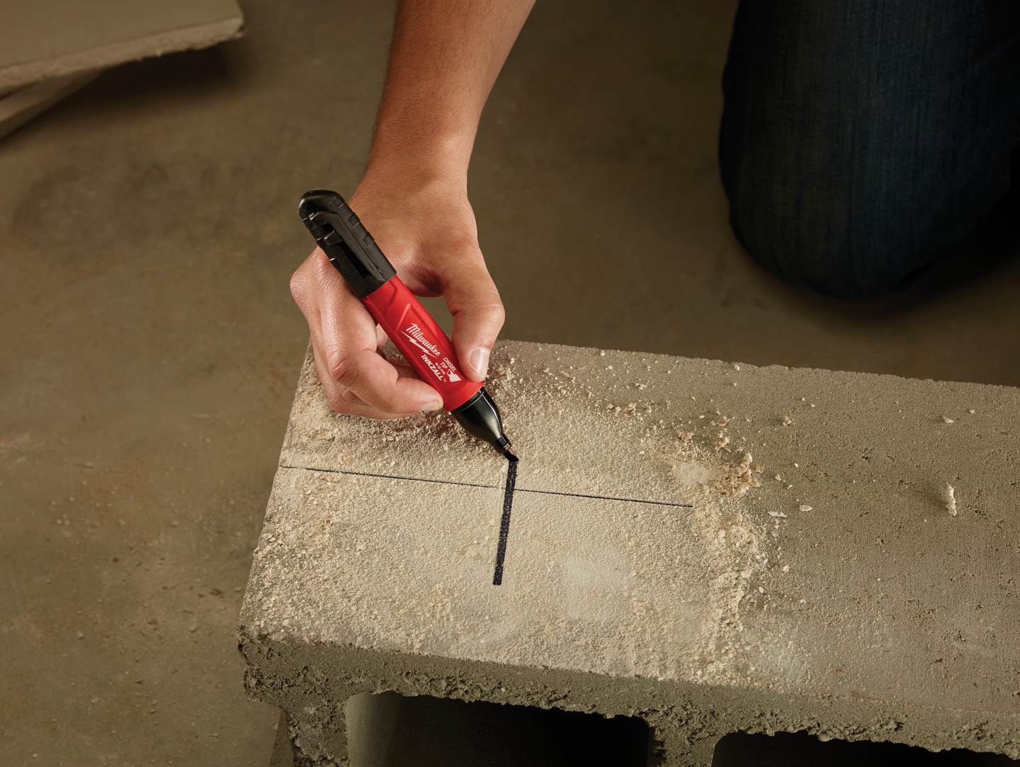 MARKERINGSPENNA MILWAUKEE KANTIG SPETS, PERMANENT MARKÖR SVART