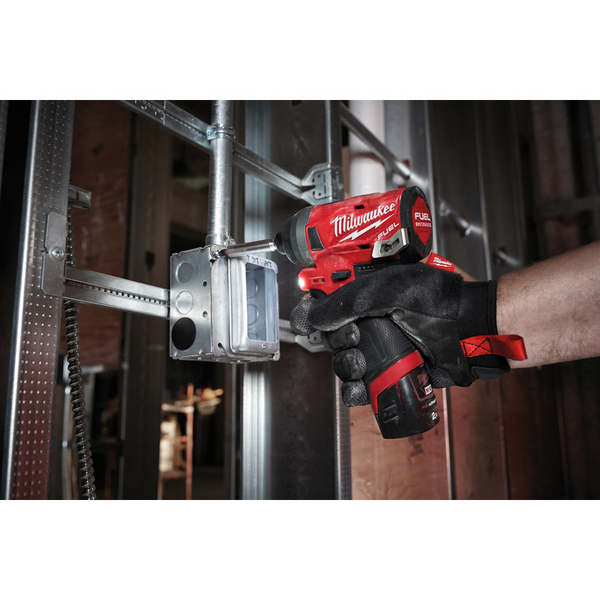 SLAGSKRUVDRAGARE MILWAUKEE M12 FID-202X