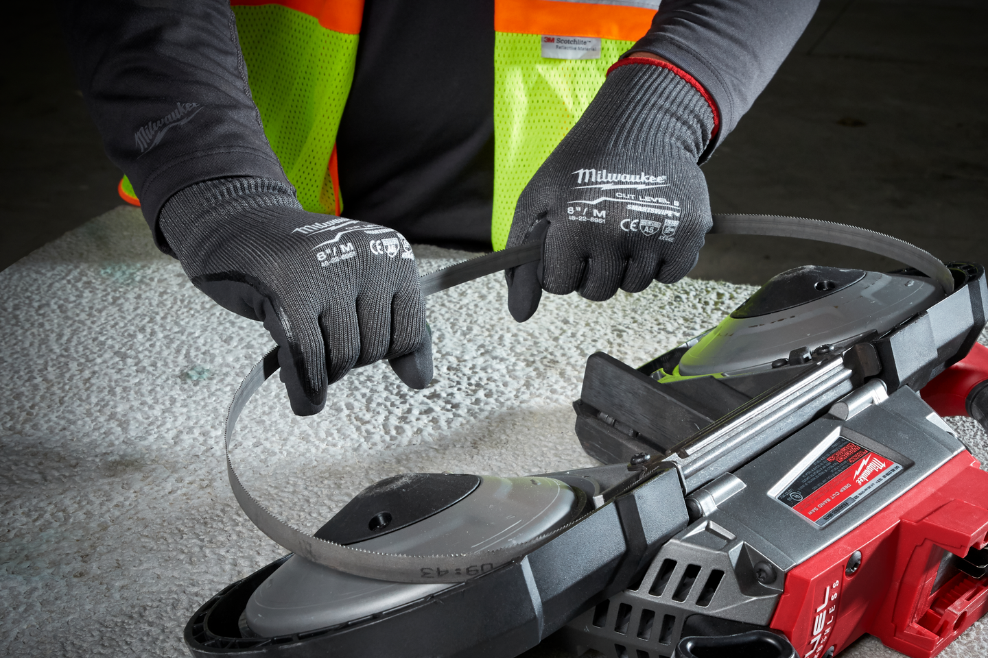 HANDSKE MILWAUKEE KATEGORI 5 L/9